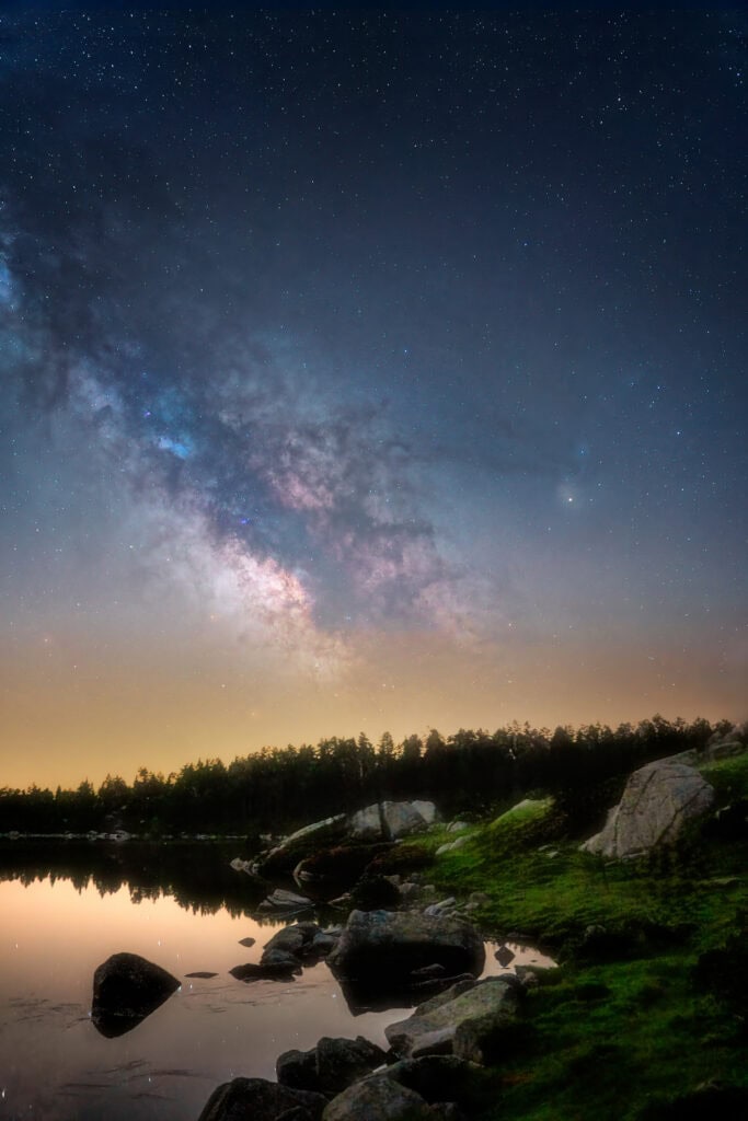 Via Lactea sobre el Llac de Malniu Via Láctea